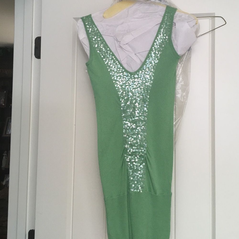 Vintage Y2K Bebe Green Sequin Cascade V-Neck Sleeveless Soft Sweater Tank Top XS